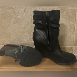 Wedge ankle boots
